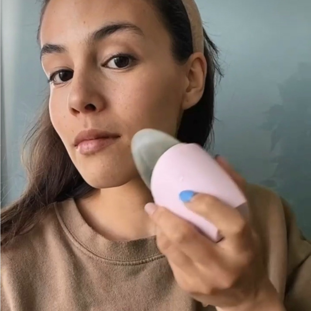 Face ice roller